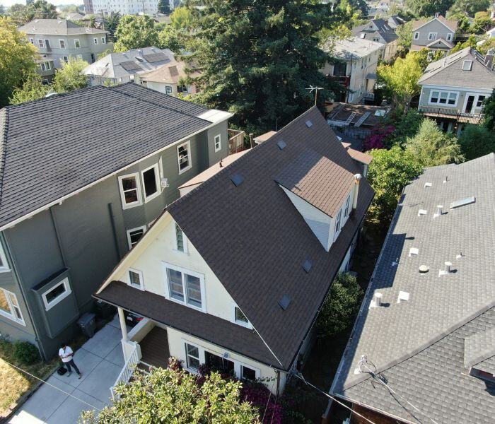 does home insurance cover roof
