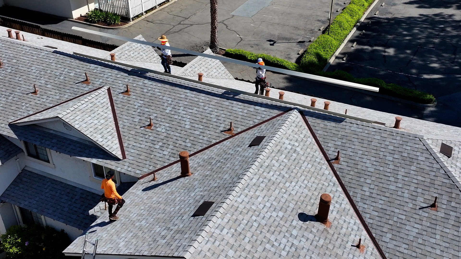 whats the best time of year to replace a roof