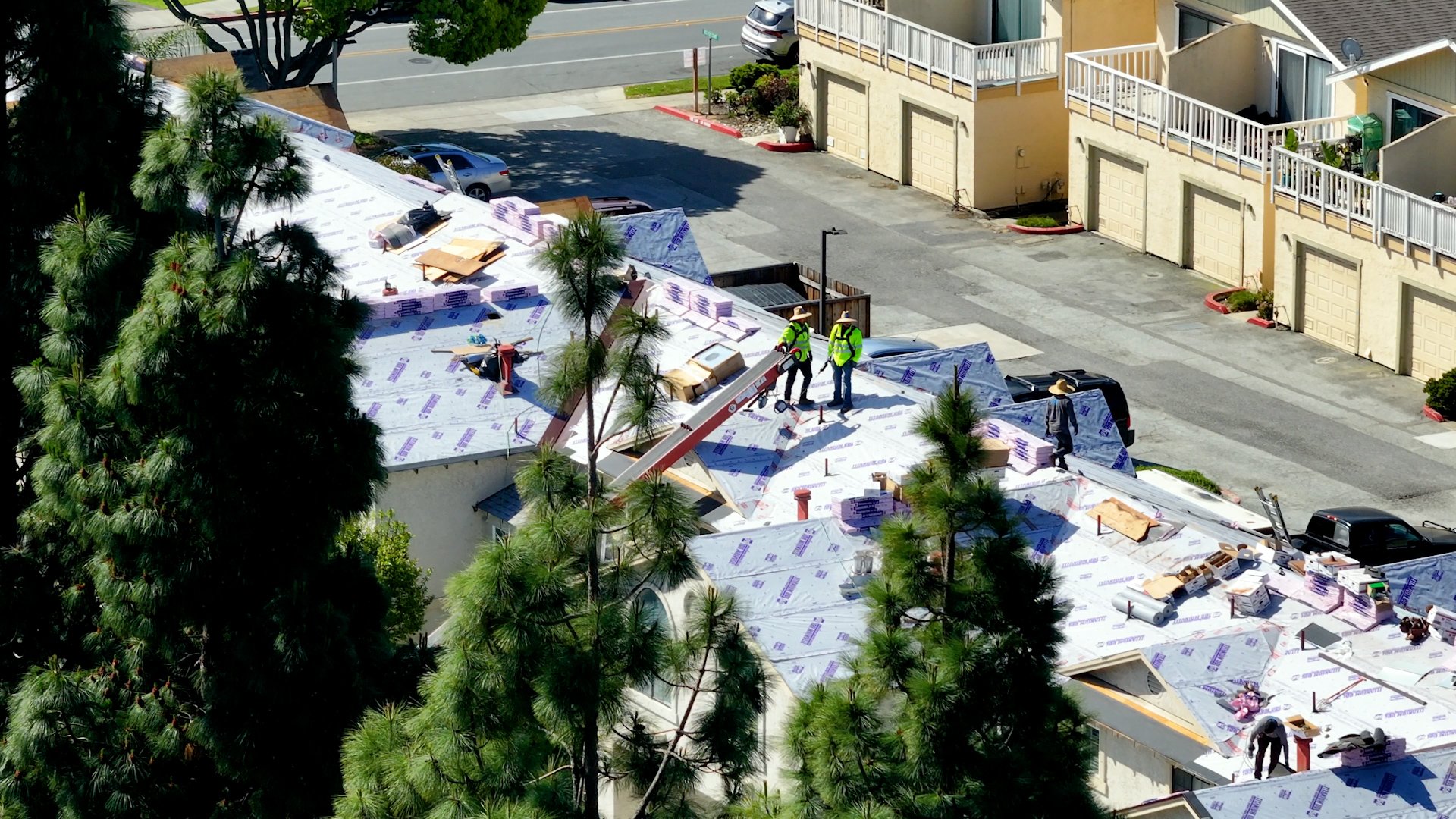 what is the difference between roof repair and roof replacement